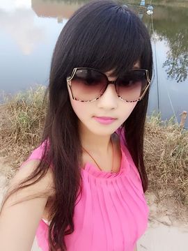 没人爱的小叶蝶主播照片