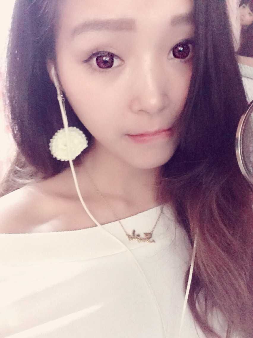 卖座垫的小女孩的主播照片