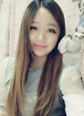 无敌神叨叨小艾主播照片