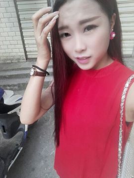 嘻哈璐璐主播照片