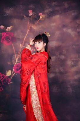 小兜兜xin主播照片