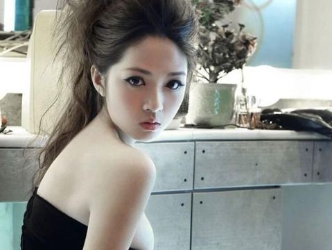 暖小虞海报