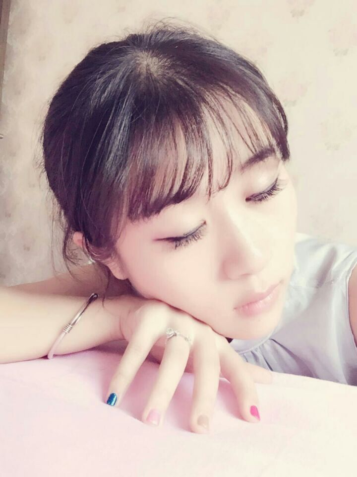 づ╭❤～诗诗的主播照片