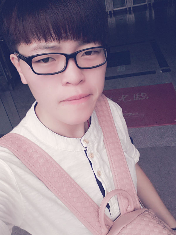 梦美，终究是梦的主播海报
