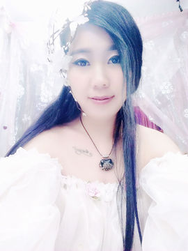 怜梦馨儿主播照片