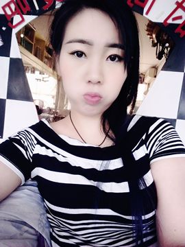 怜梦馨儿主播照片