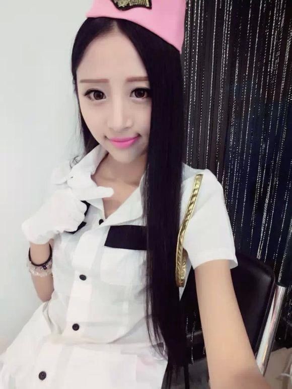 不会说话的小新人的主播海报