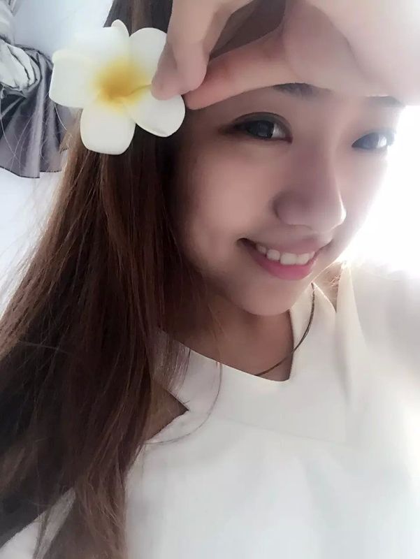 我是小草莓丶的主播海報