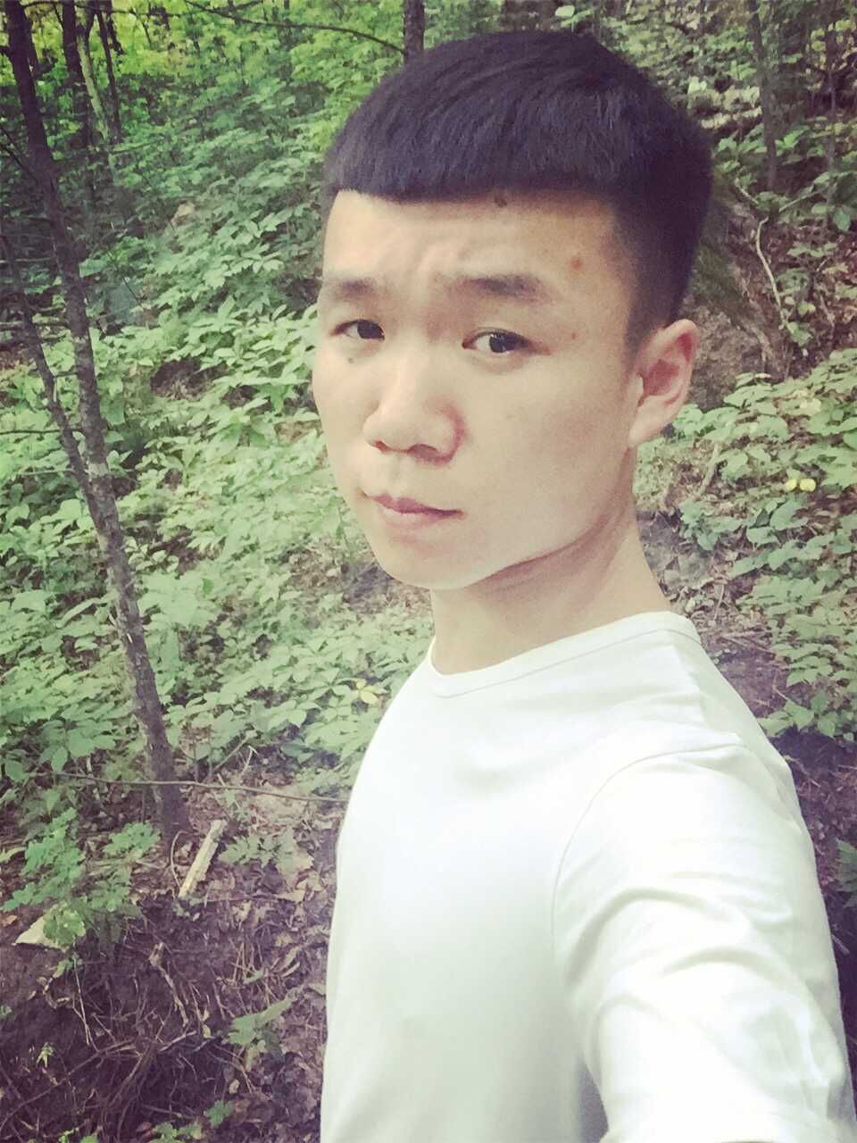 颜来疯的主播照片