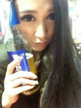 酒宝子主播照片