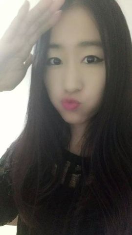 IDo岩小闹主播照片