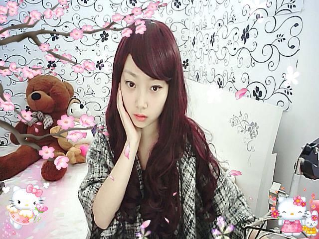 静听千二曲低头忆曾经主播照片