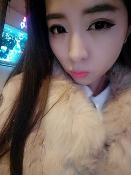 荷曦♫つ主播照片
