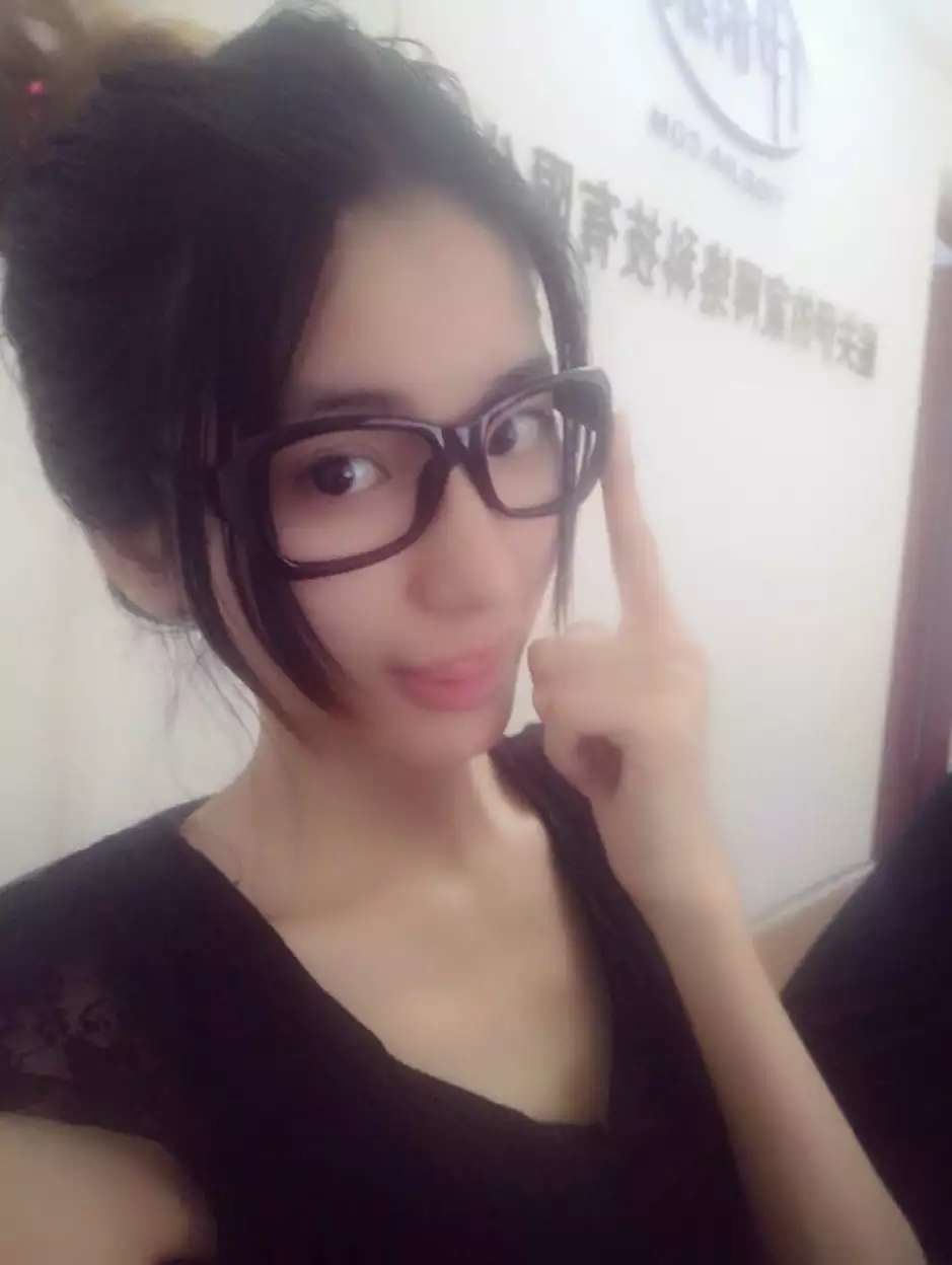 瑞瑞❤走调女王主播照片