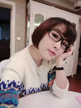 ♥╭任潇潇♥╭主播照片