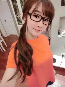 ♥╭任潇潇♥╭主播照片