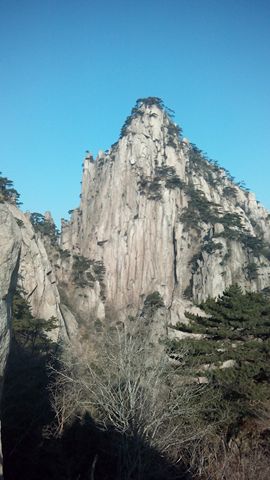 黄山帅哥主播照片