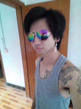 悲伤诗人流浪死亡主播照片
