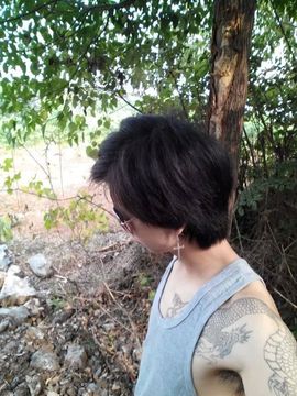 悲伤诗人流浪死亡主播照片