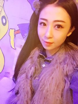 小美金桐主播照片