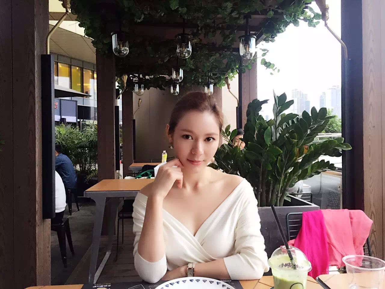 钥儿爱正能量主播照片