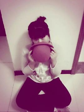 糖果甜腻腻主播照片