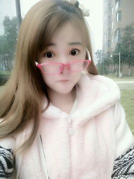 大眼萌宝米雪主播照片