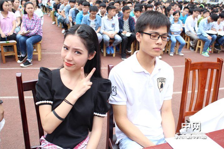 上海溧阳路的主播照片