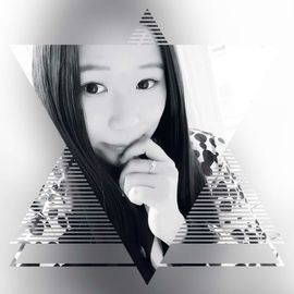玩lol的yuki主播照片