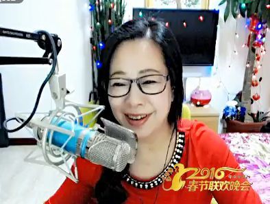 魅力女人唱民歌的图片