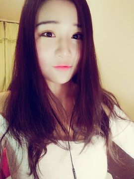菲儿开心唱主播照片