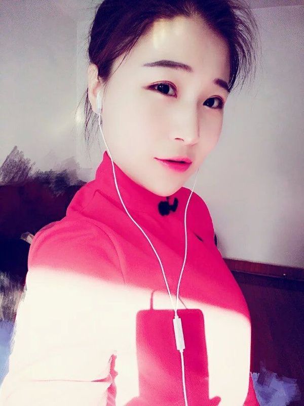 菲儿开心唱的主播海报