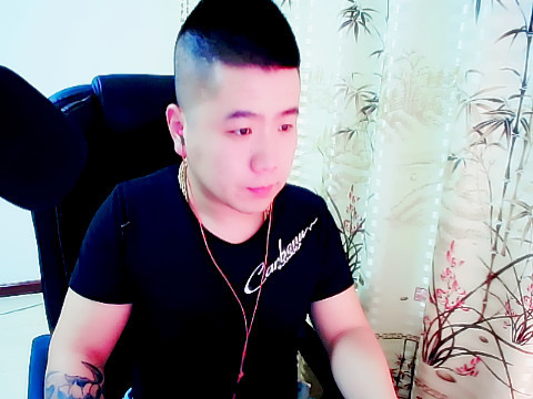 Kiss毒尐药的主播海报