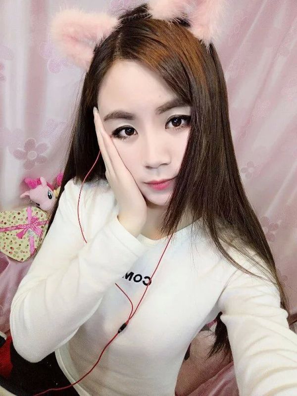 赖赖素小鲜女的主播海报