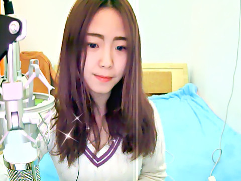 糖糖就是喜欢吃的主播海报