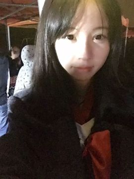 小小小格子主播照片