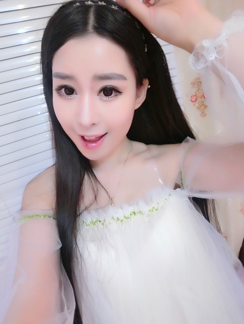 小白ღ﹏我吃水煮鱼主播照片