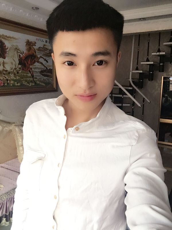 暴大龙丶的主播海报