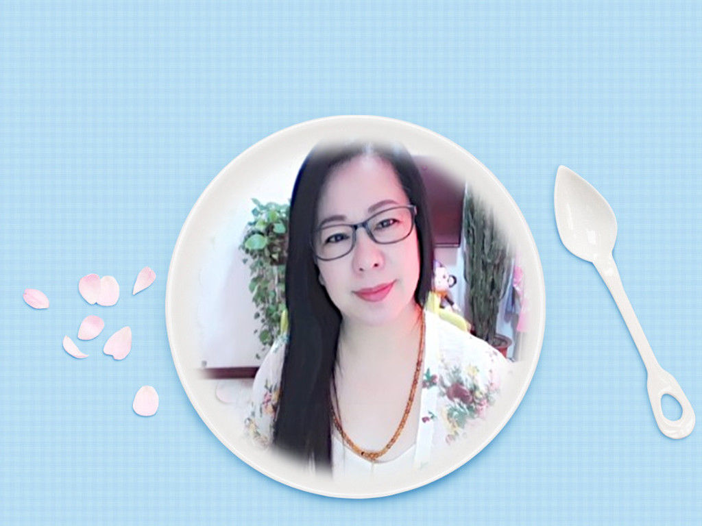 魅力女人唱民歌的图片