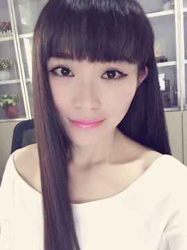 黑色屏幕主播照片