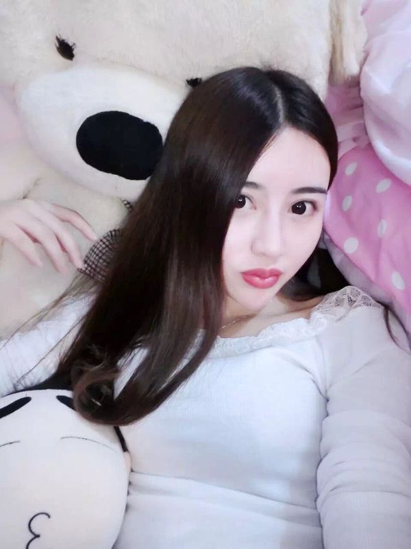 小诗歌，的主播海报