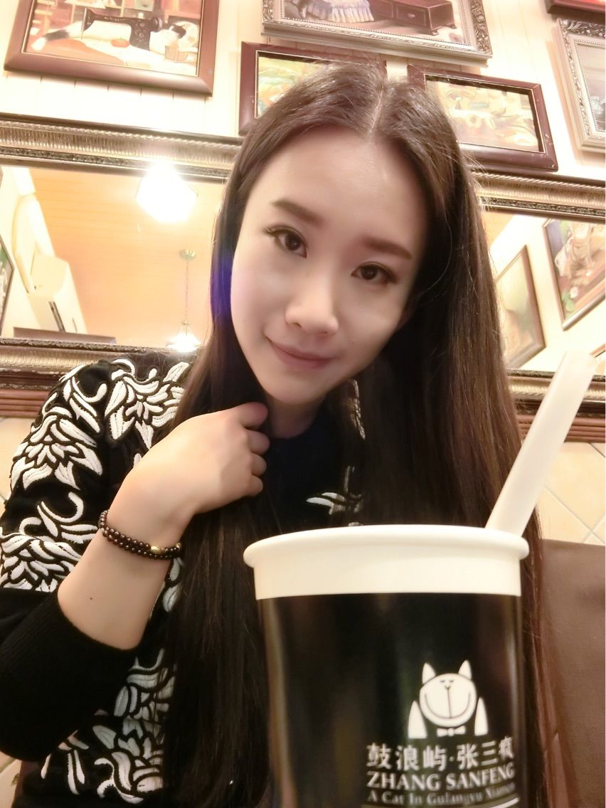 miumiu爱吃草莓的主播照片