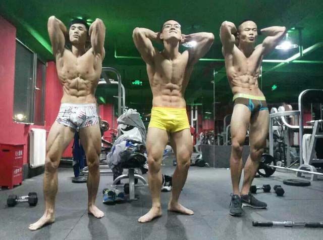 鬼步吖！〔绯吻〕主播照片