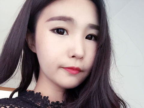 菠萝妞、海报
