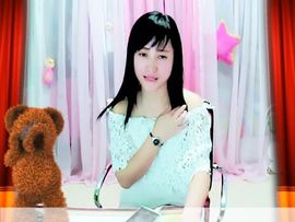 依雯b主播照片