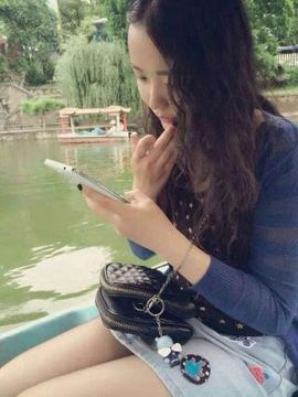 ❁偲偲❁╭☞六月见主播照片