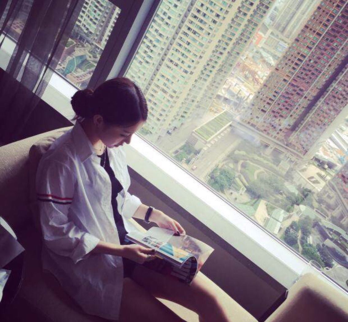 洛七月的主播照片