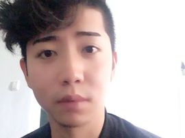 扯着嗓子唱着歌主播照片