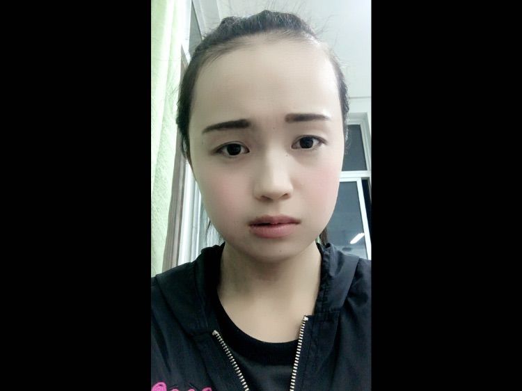 请大家叫我刘不二主播照片