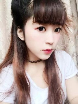 小兜兜xin主播照片